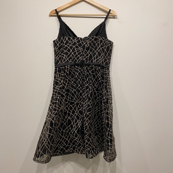 Calvin Klein Mesh Embroidered Spider Web V-Neck Whimsygoth Cocktail Party Dress - Picture 6 of 6